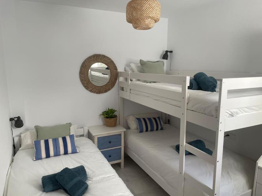 Вилла Casa Lola Conil, Azotea Al Mar Y Parking Solo Familias O Parejas Кониль-де-ла-Фронтера Экстерьер фото