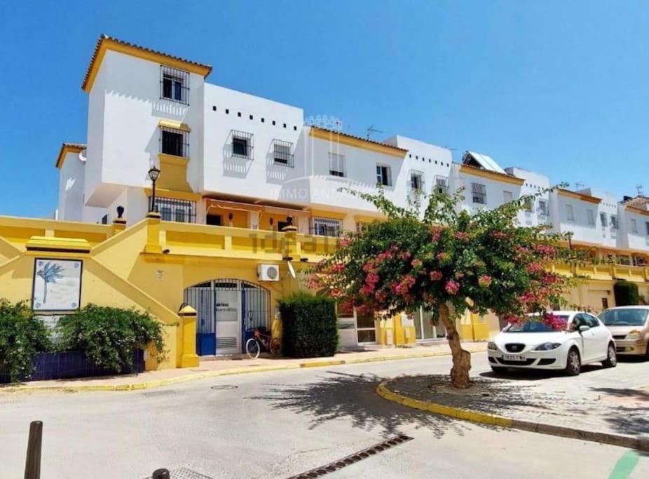 Вилла Casa Lola Conil, Azotea Al Mar Y Parking Solo Familias O Parejas Кониль-де-ла-Фронтера Экстерьер фото